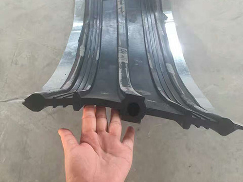 中埋式止水带图片4